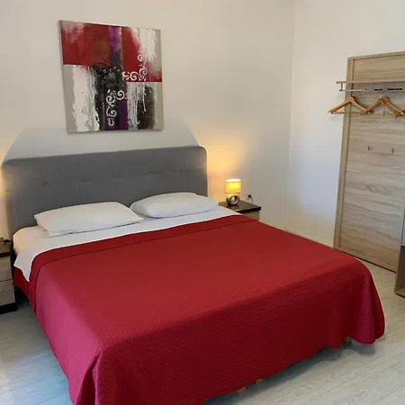 & Garden Apartment